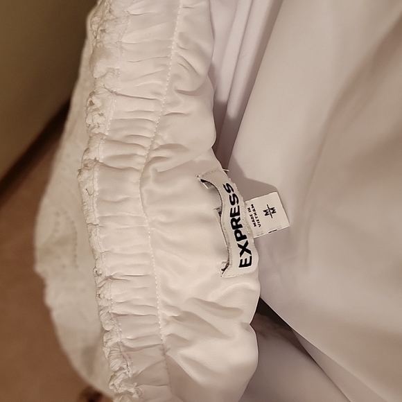 HP🎉 🕊️Express White Eyelet Lace Jumpsuit - Size M - Picture 9 of 12